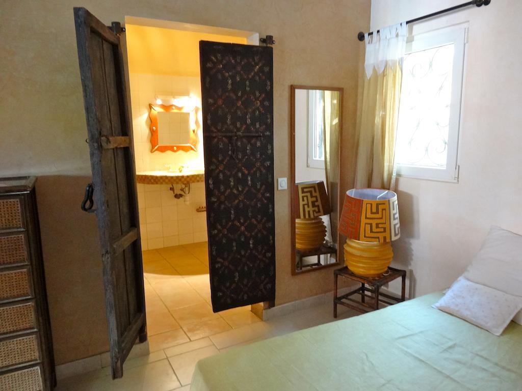 Hotel Le Clos Des Papillons 살리 포르투달 객실 사진