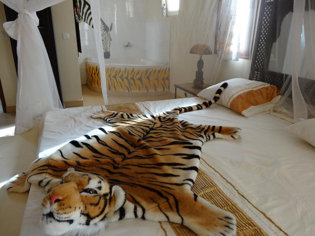 Hotel Le Clos Des Papillons 살리 포르투달 객실 사진