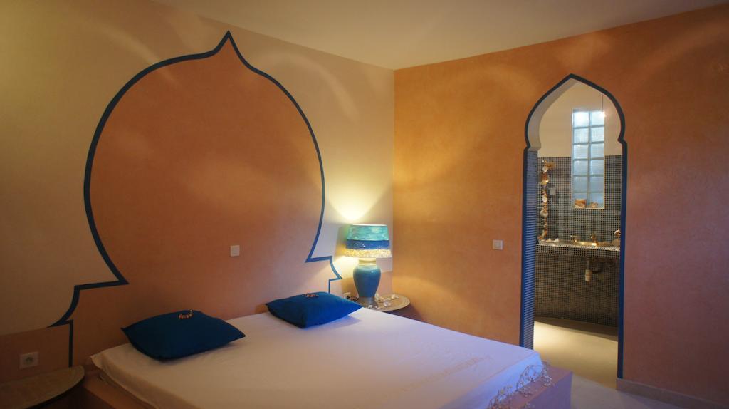 Hotel Le Clos Des Papillons 살리 포르투달 객실 사진