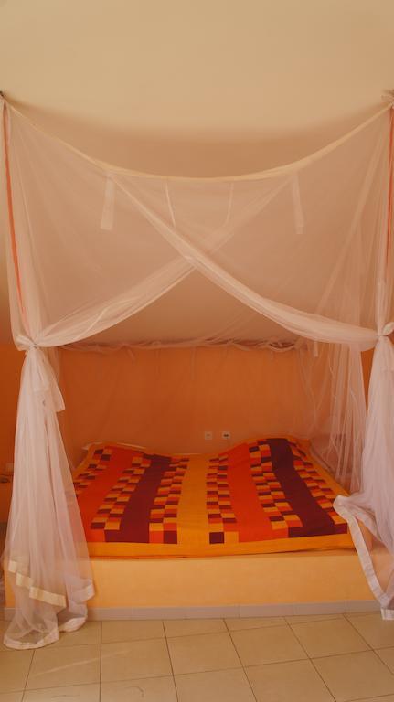 Hotel Le Clos Des Papillons 살리 포르투달 객실 사진